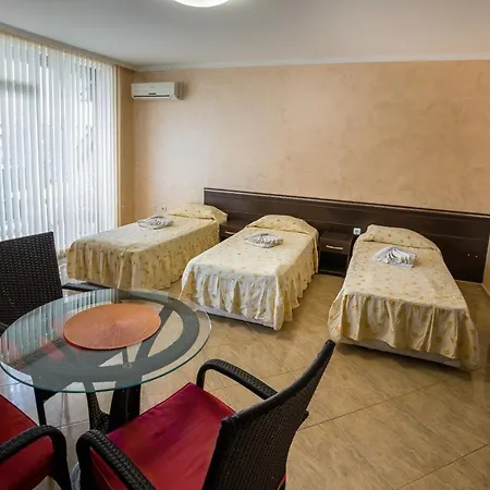 Apart-hotel Bahami 3*